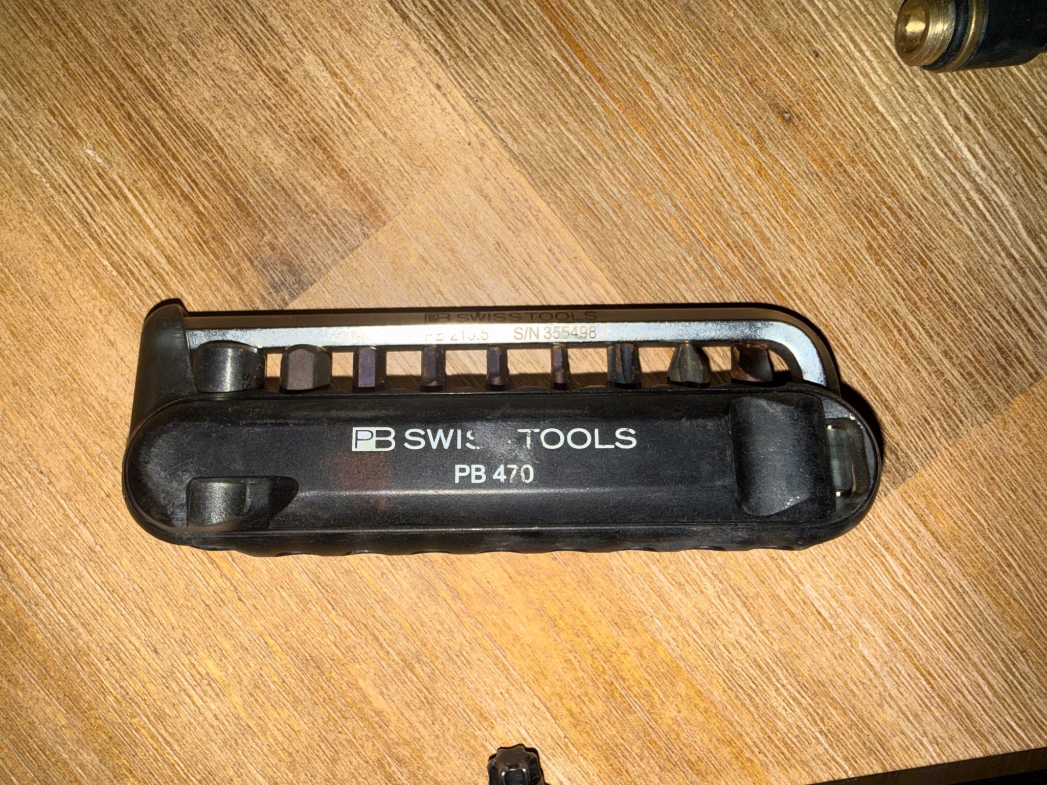 Schwarzes PB Swiss Tools PB 470 mit Bits